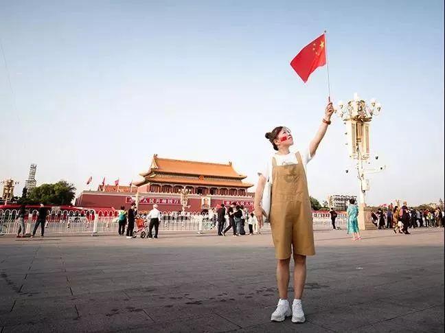 宝宝几个月会传递球游戏画面